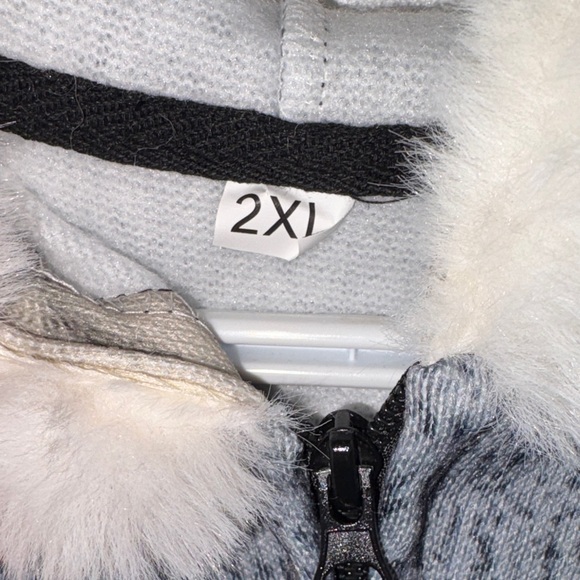 NWOT Wolf Design Long Coat 🧥 - Picture 2 of 8